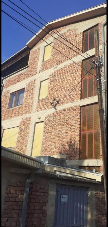Lovely 1 Bedroom Within Walking Distance, Views Peje Bagian luar foto