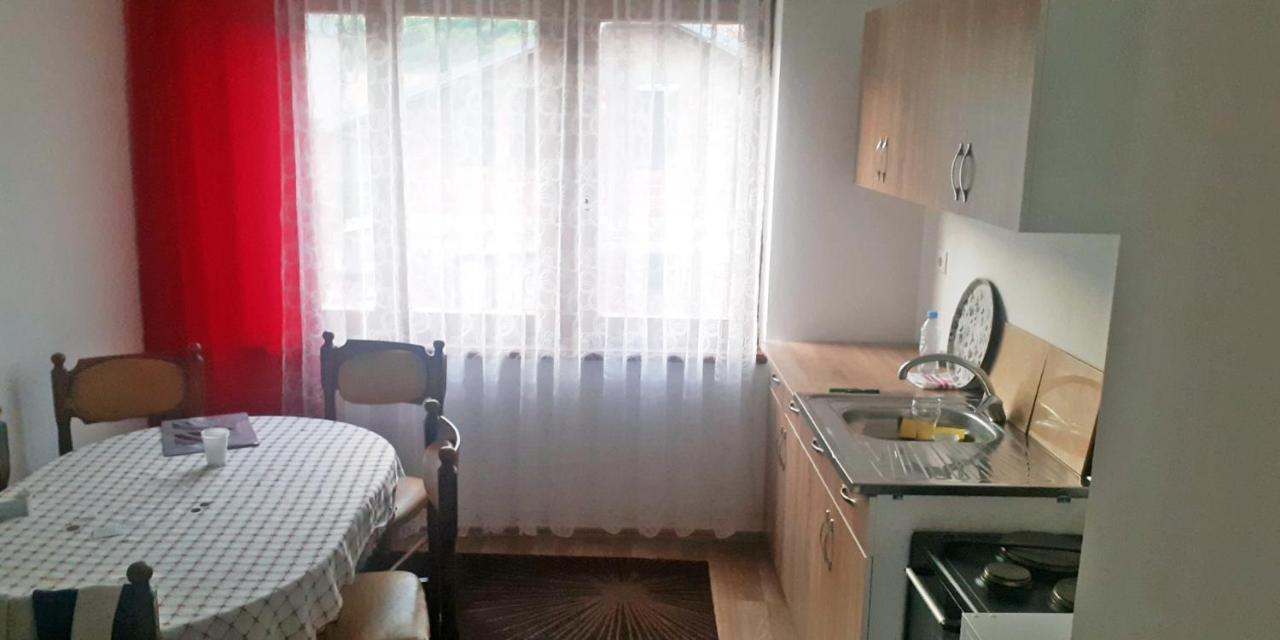 Lovely 1 Bedroom Within Walking Distance, Views Peje Bagian luar foto