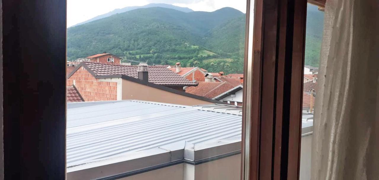 Lovely 1 Bedroom Within Walking Distance, Views Peje Bagian luar foto