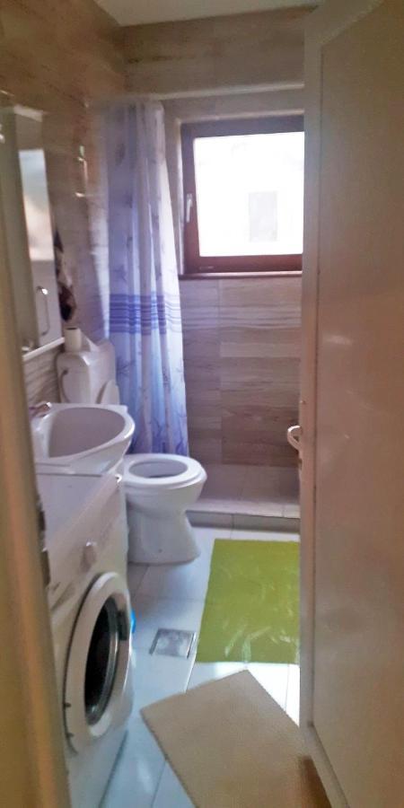 Lovely 1 Bedroom Within Walking Distance, Views Peje Bagian luar foto