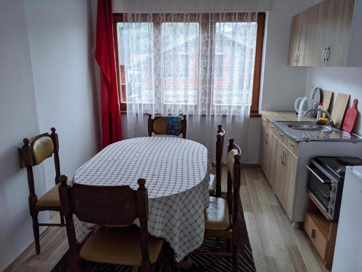 Lovely 1 Bedroom Within Walking Distance, Views Peje Bagian luar foto