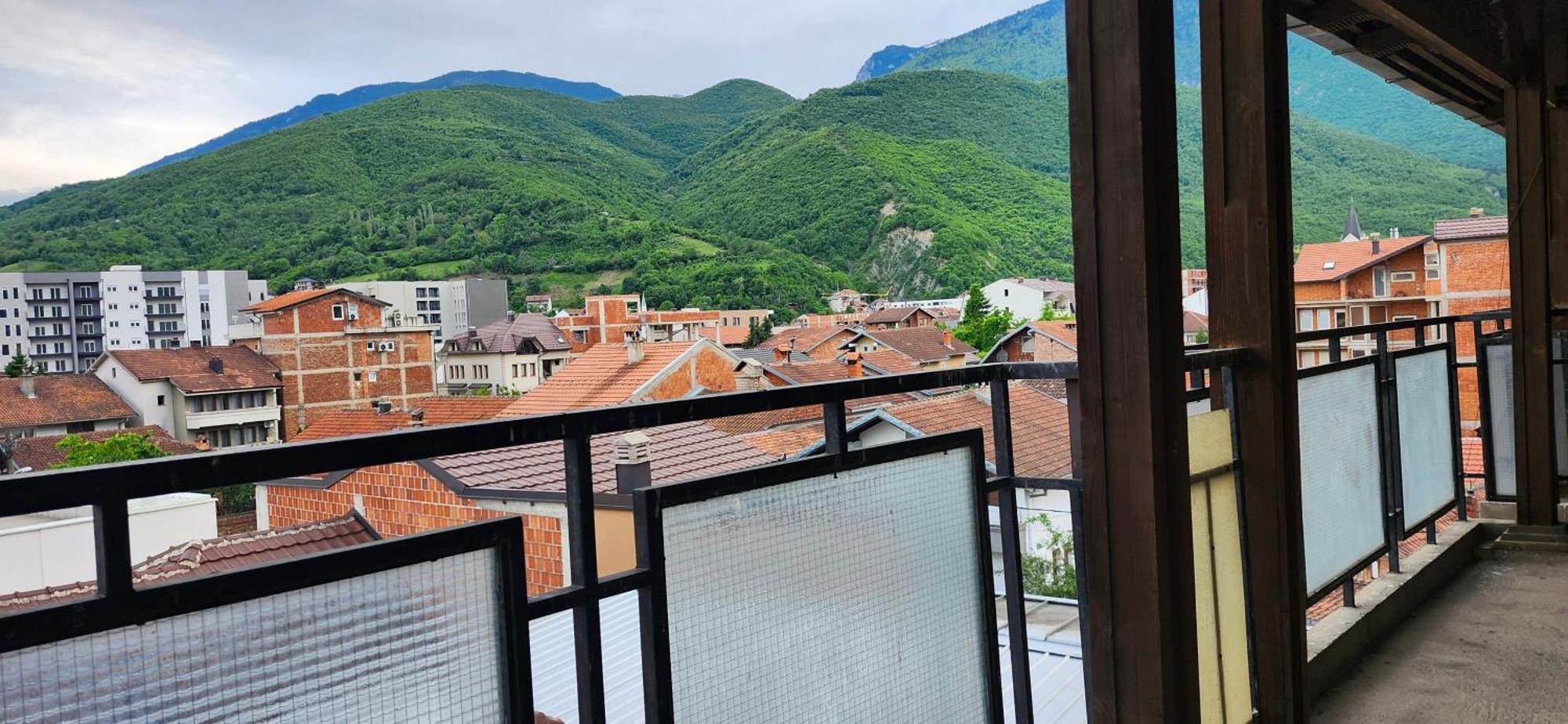 Lovely 1 Bedroom Within Walking Distance, Views Peje Bagian luar foto