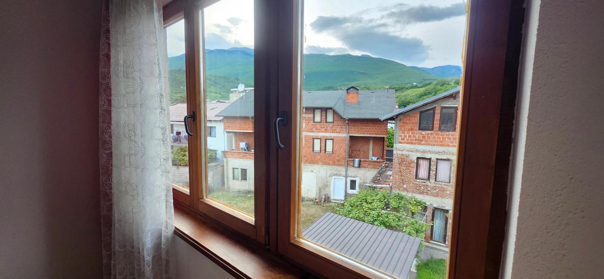 Lovely 1 Bedroom Within Walking Distance, Views Peje Bagian luar foto
