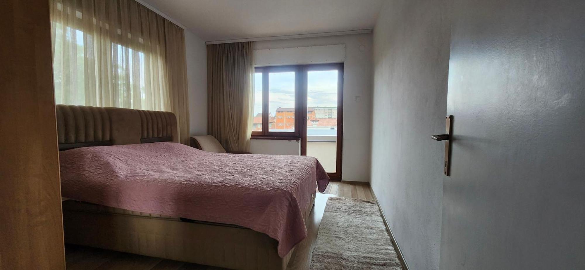 Lovely 1 Bedroom Within Walking Distance, Views Peje Bagian luar foto