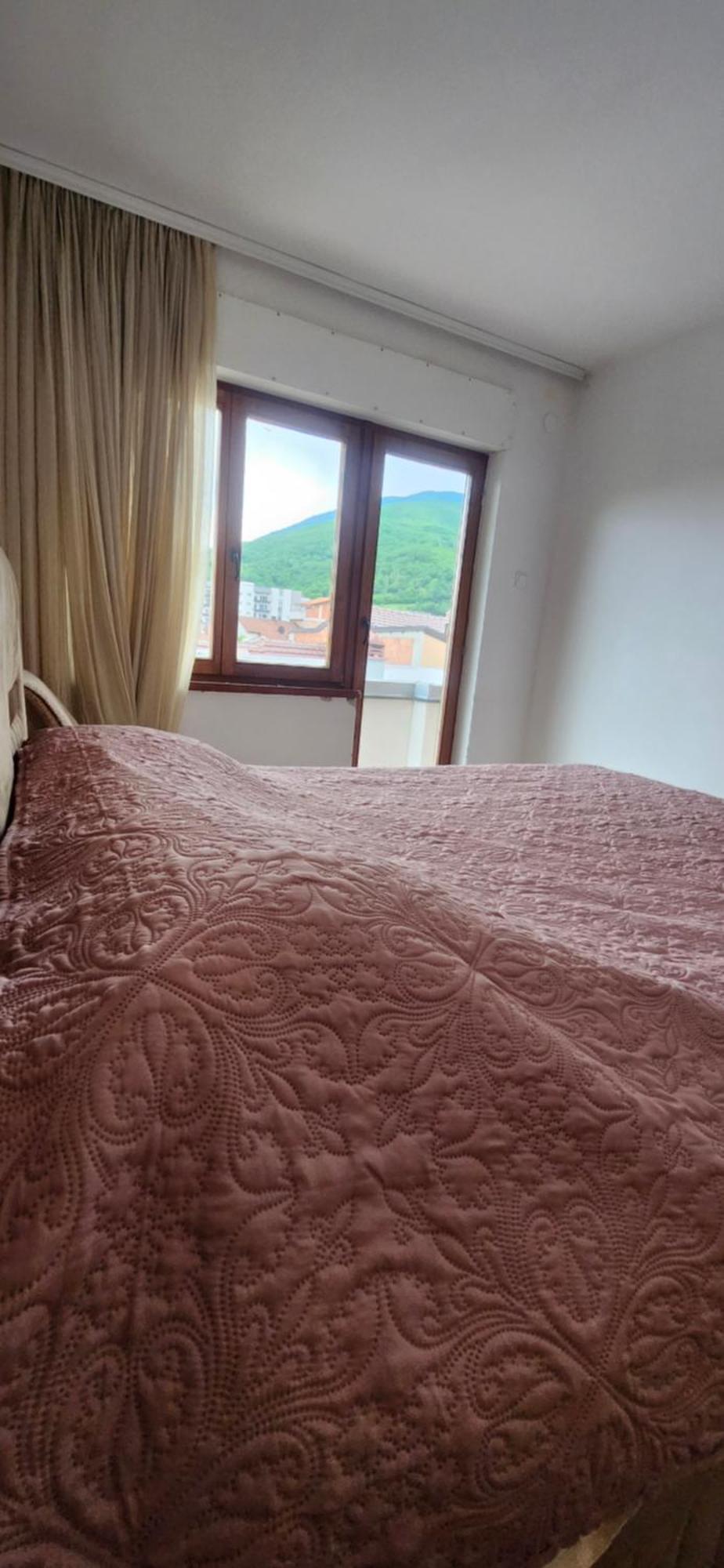 Lovely 1 Bedroom Within Walking Distance, Views Peje Bagian luar foto