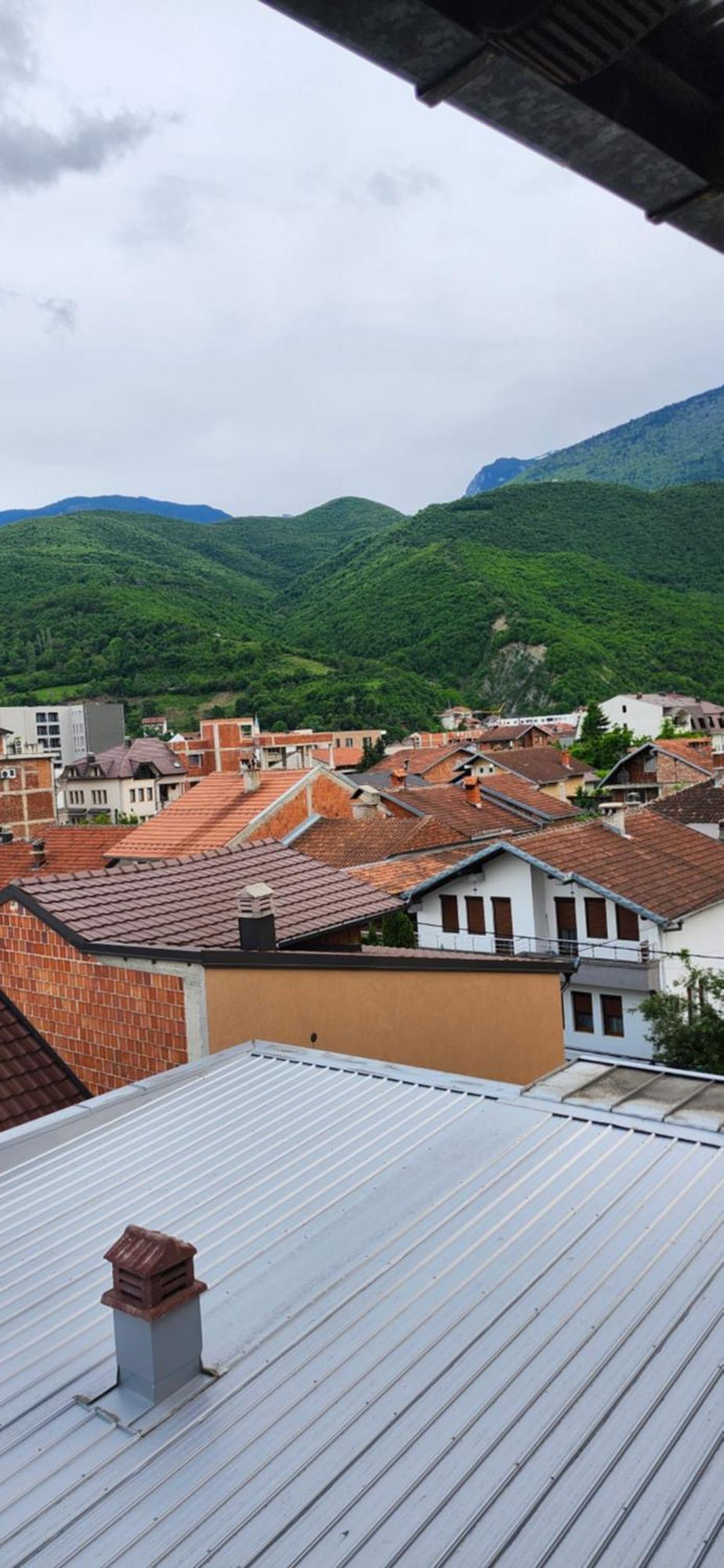 Lovely 1 Bedroom Within Walking Distance, Views Peje Bagian luar foto