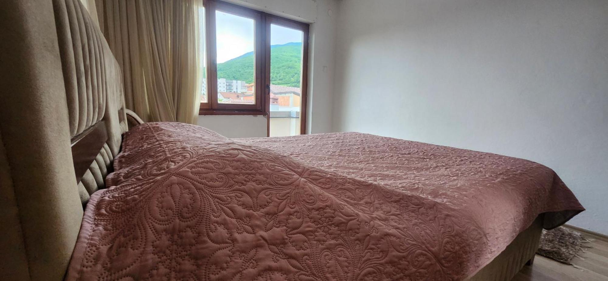 Lovely 1 Bedroom Within Walking Distance, Views Peje Bagian luar foto
