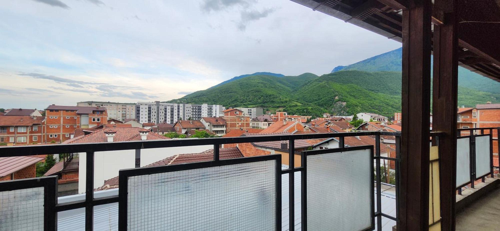 Lovely 1 Bedroom Within Walking Distance, Views Peje Bagian luar foto